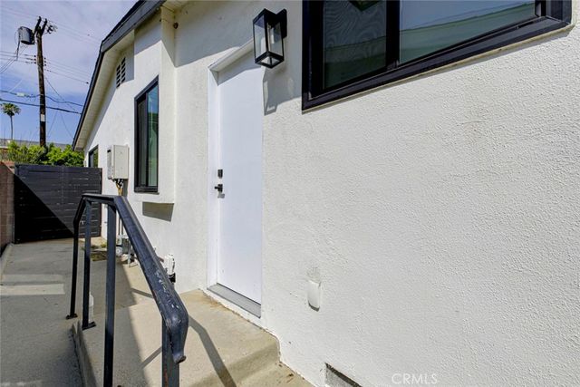 5515 Hermitage Avenue, Valley Village, CA 91607