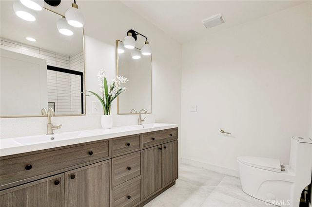 5515 Hermitage Avenue, Valley Village, CA 91607