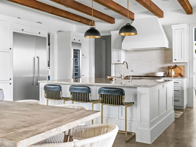 488 Dario DR, Dripping Springs, TX 78620