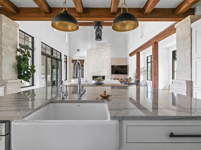 488 Dario DR, Dripping Springs, TX 78620