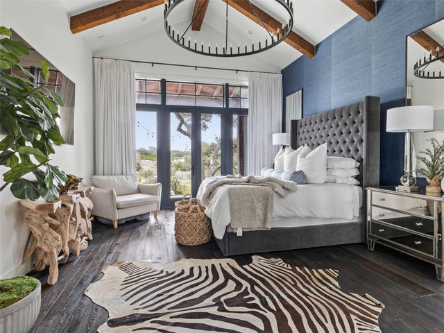 488 Dario DR, Dripping Springs, TX 78620