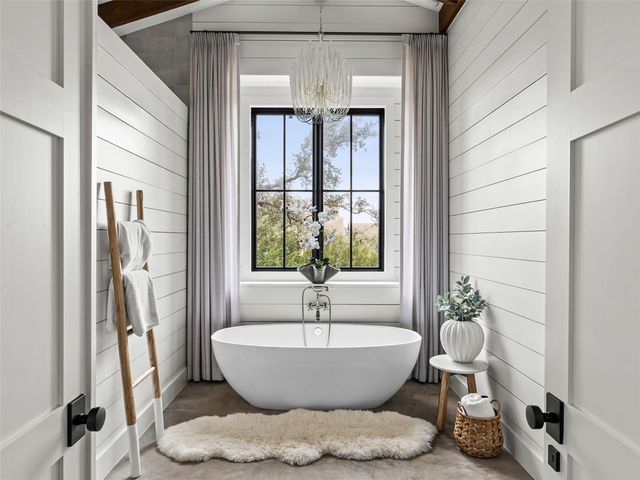 488 Dario DR, Dripping Springs, TX 78620