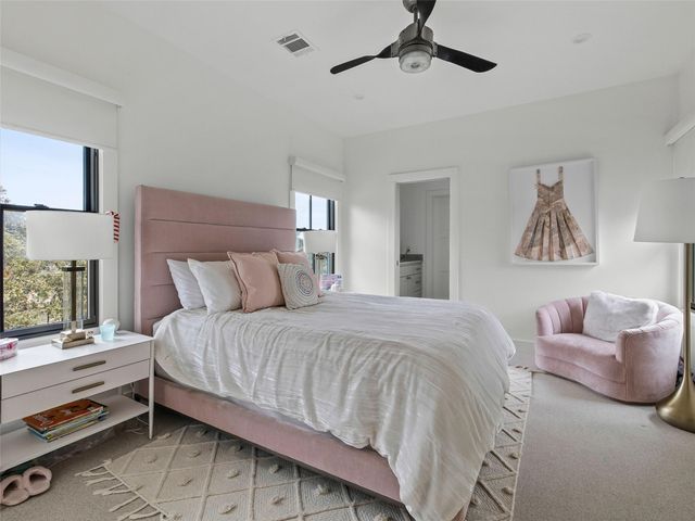 488 Dario DR, Dripping Springs, TX 78620