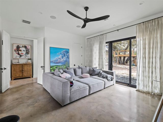 488 Dario DR, Dripping Springs, TX 78620