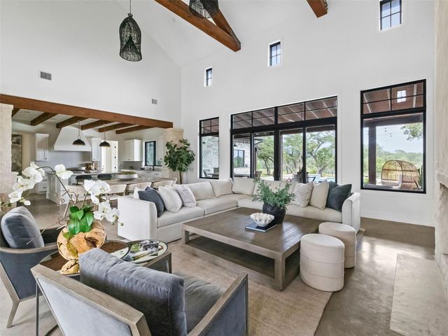 488 Dario DR, Dripping Springs, TX 78620