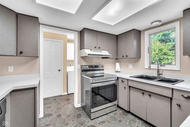 7694 Poplar Road, Brownsburg, IN 46112