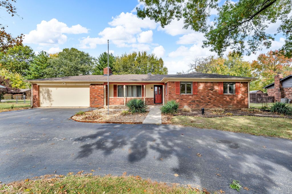 7694 Poplar Road, Brownsburg, IN 46112
