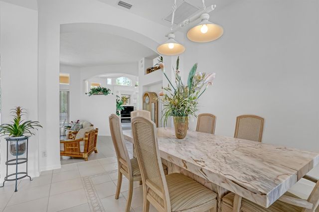 559 SW Squire Johns Lane, Palm City, FL 34990