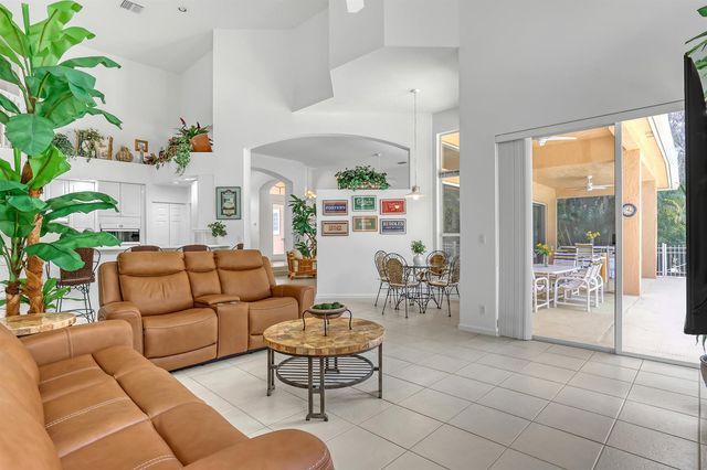 559 SW Squire Johns Lane, Palm City, FL 34990