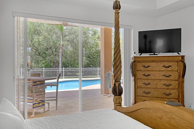 559 SW Squire Johns Lane, Palm City, FL 34990