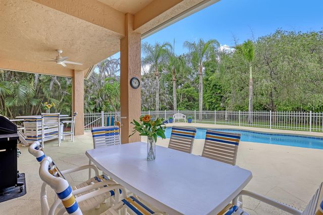 559 SW Squire Johns Lane, Palm City, FL 34990