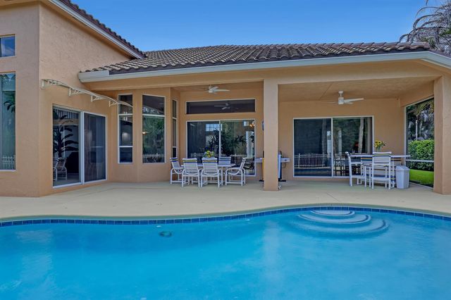 559 SW Squire Johns Lane, Palm City, FL 34990