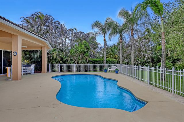 559 SW Squire Johns Lane, Palm City, FL 34990