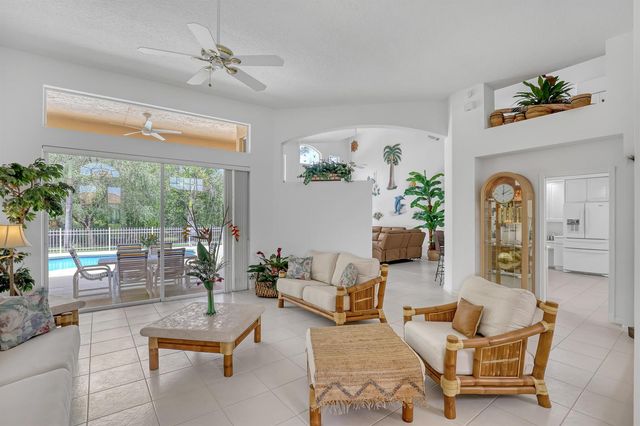 559 SW Squire Johns Lane, Palm City, FL 34990