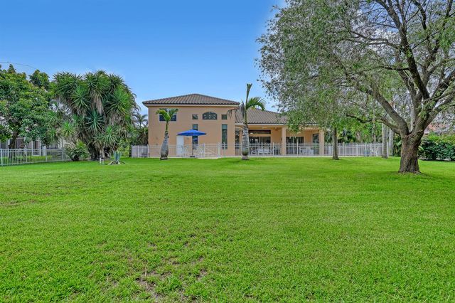 559 SW Squire Johns Lane, Palm City, FL 34990