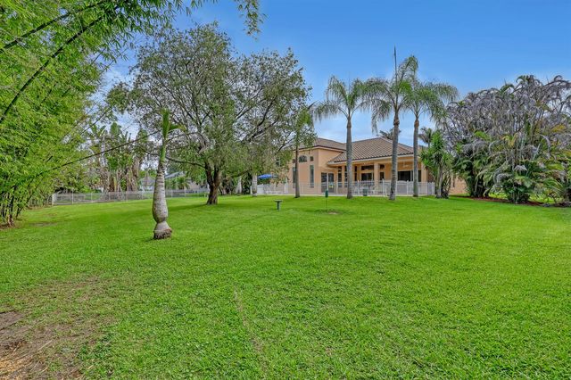 559 SW Squire Johns Lane, Palm City, FL 34990