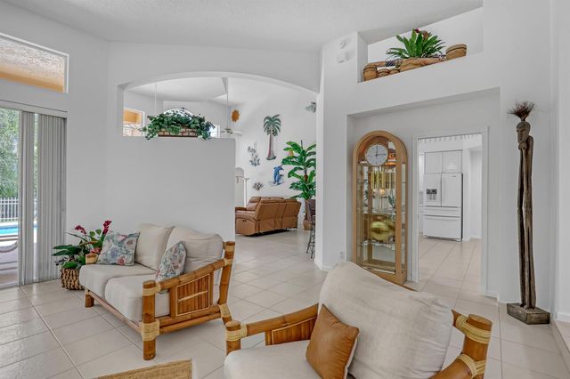 559 SW Squire Johns Lane, Palm City, FL 34990