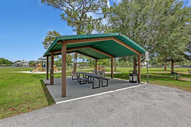 559 SW Squire Johns Lane, Palm City, FL 34990