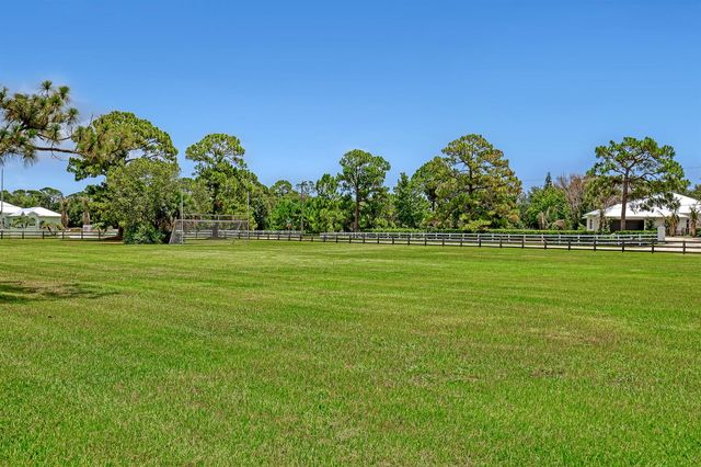 559 SW Squire Johns Lane, Palm City, FL 34990