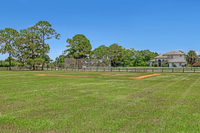 559 SW Squire Johns Lane, Palm City, FL 34990
