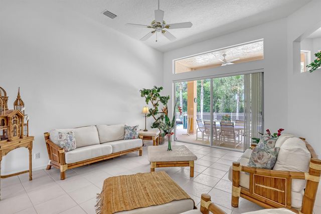 559 SW Squire Johns Lane, Palm City, FL 34990