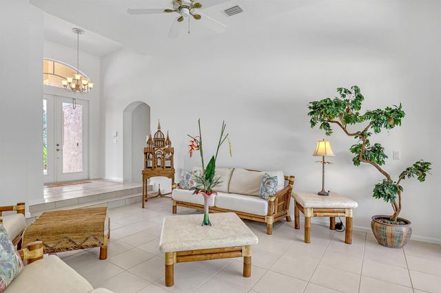 559 SW Squire Johns Lane, Palm City, FL 34990