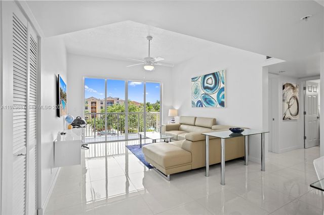 529 E Sheridan St 307, Dania Beach, FL 33004