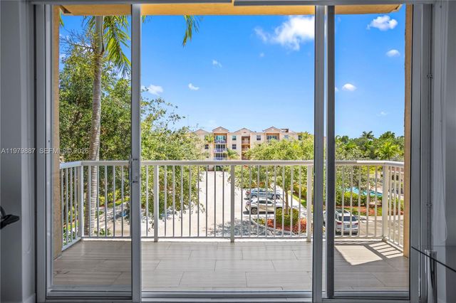 529 E Sheridan St 307, Dania Beach, FL 33004