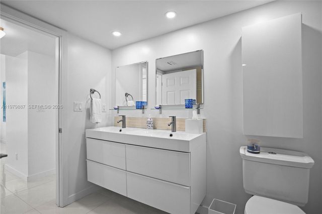 529 E Sheridan St 307, Dania Beach, FL 33004