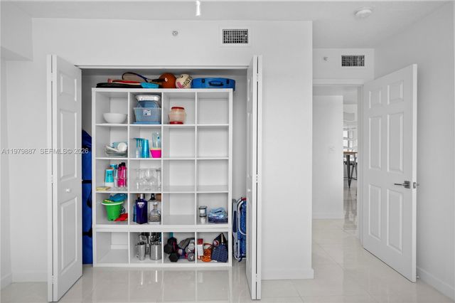 529 E Sheridan St 307, Dania Beach, FL 33004