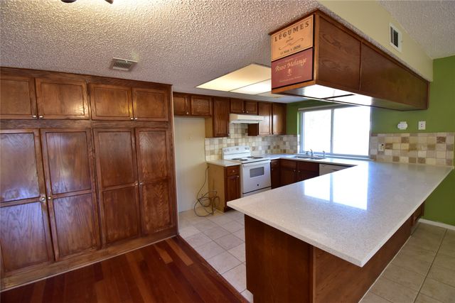 5414 Castleview Lane, Garland, TX 75044