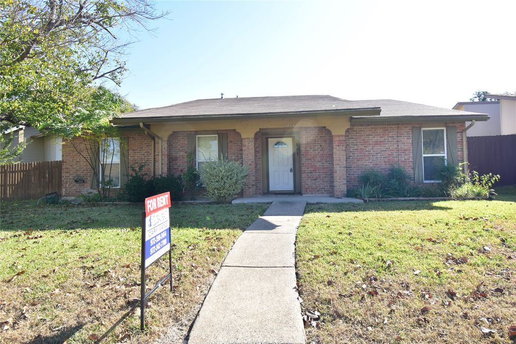 5414 Castleview Lane, Garland, TX 75044