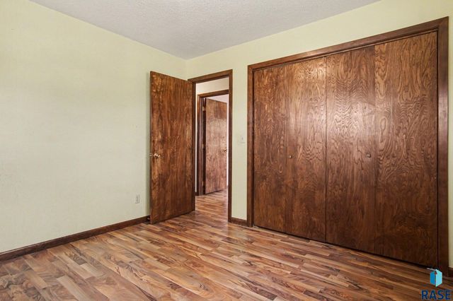 4210 Hermans Loop Loop, Yankton, SD 57078