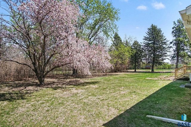 4210 Hermans Loop Loop, Yankton, SD 57078