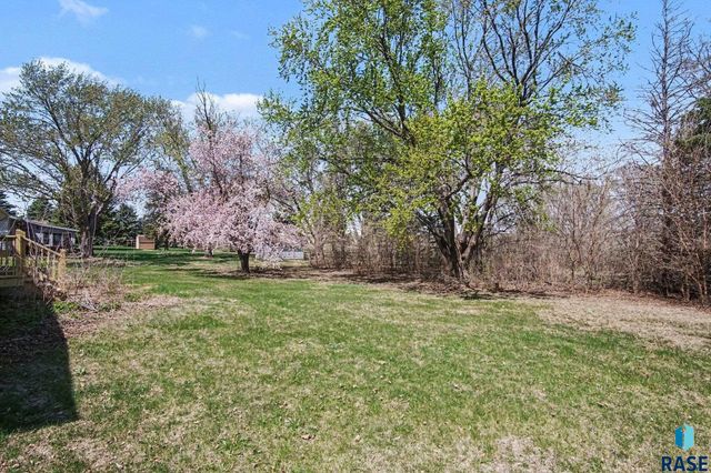 4210 Hermans Loop Loop, Yankton, SD 57078