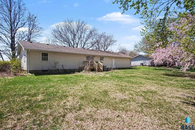 4210 Hermans Loop Loop, Yankton, SD 57078