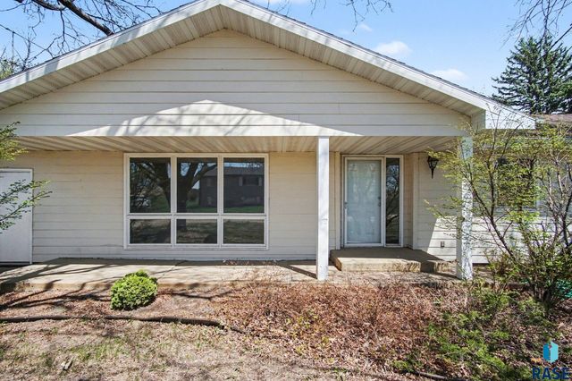 4210 Hermans Loop Loop, Yankton, SD 57078