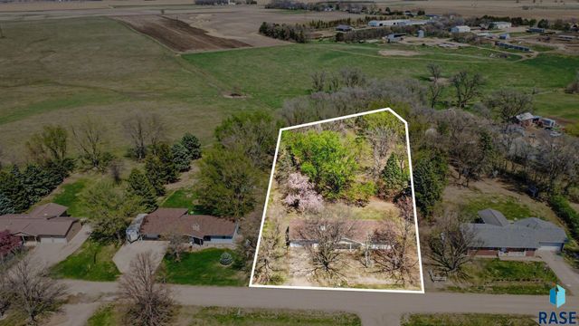 4210 Hermans Loop Loop, Yankton, SD 57078