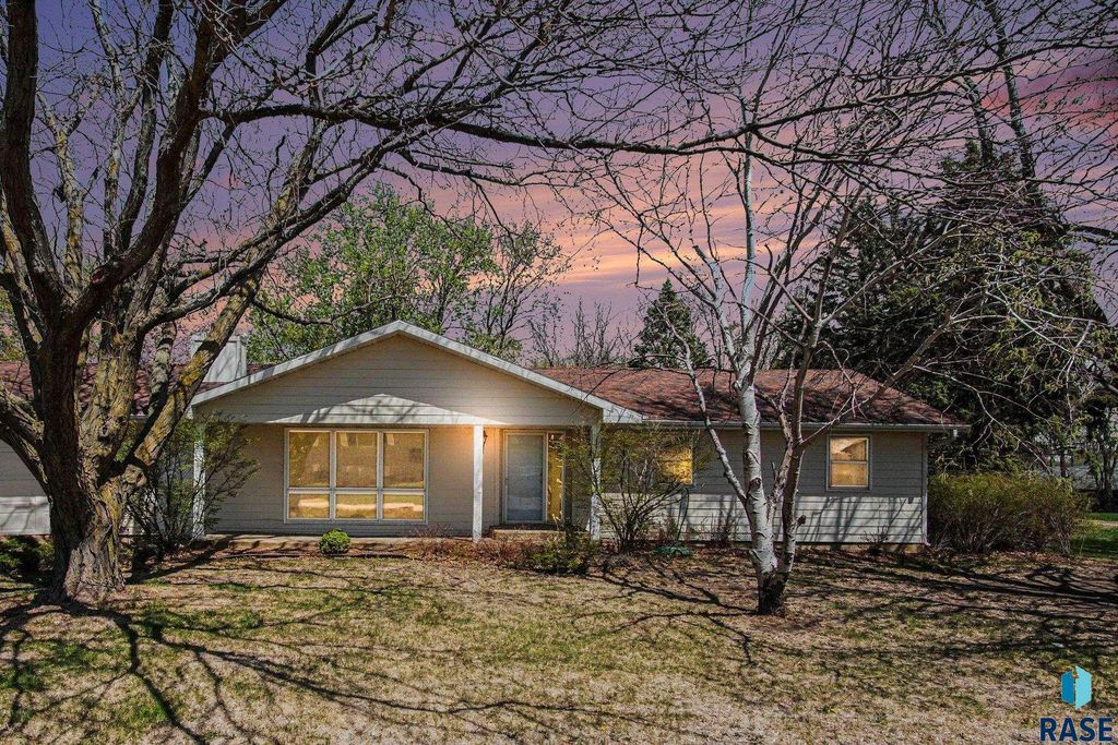 4210 Hermans Loop Loop, Yankton, SD 57078