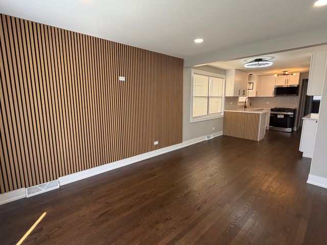 11647 S Aberdeen Street, Chicago, IL 60643