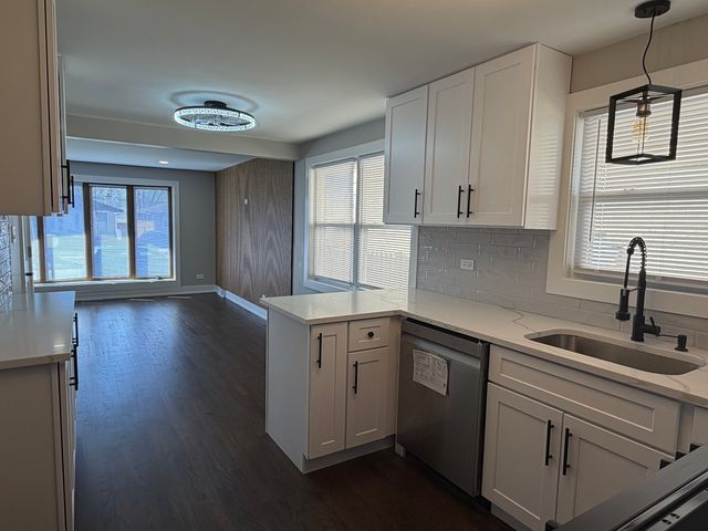 11647 S Aberdeen Street, Chicago, IL 60643