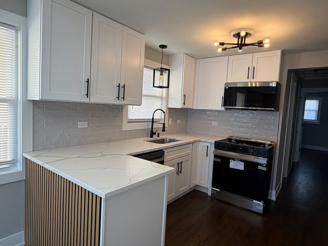 11647 S Aberdeen Street, Chicago, IL 60643