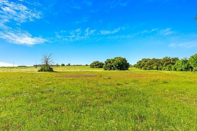 2080 Fm 155 S, Weimar, TX 78962