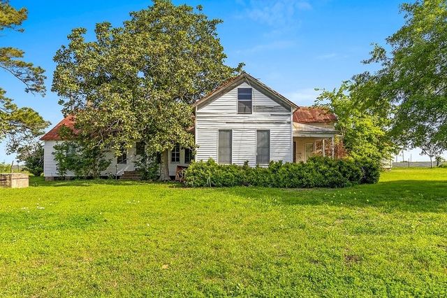 2080 Fm 155 S, Weimar, TX 78962