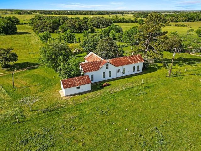 2080 Fm 155 S, Weimar, TX 78962