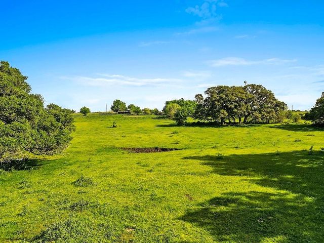 2080 Fm 155 S, Weimar, TX 78962