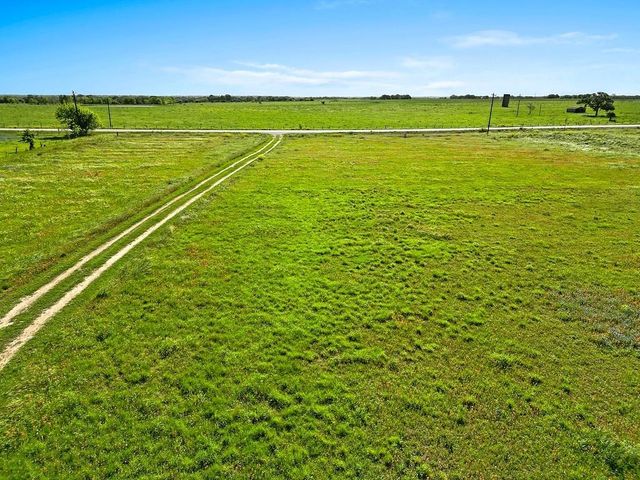 2080 Fm 155 S, Weimar, TX 78962