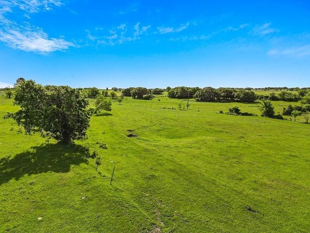 2080 Fm 155 S, Weimar, TX 78962