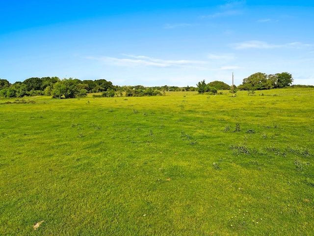2080 Fm 155 S, Weimar, TX 78962