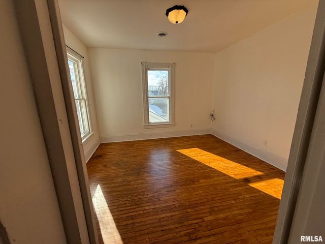 401 S EAST Street, Jacksonville, IL 62650